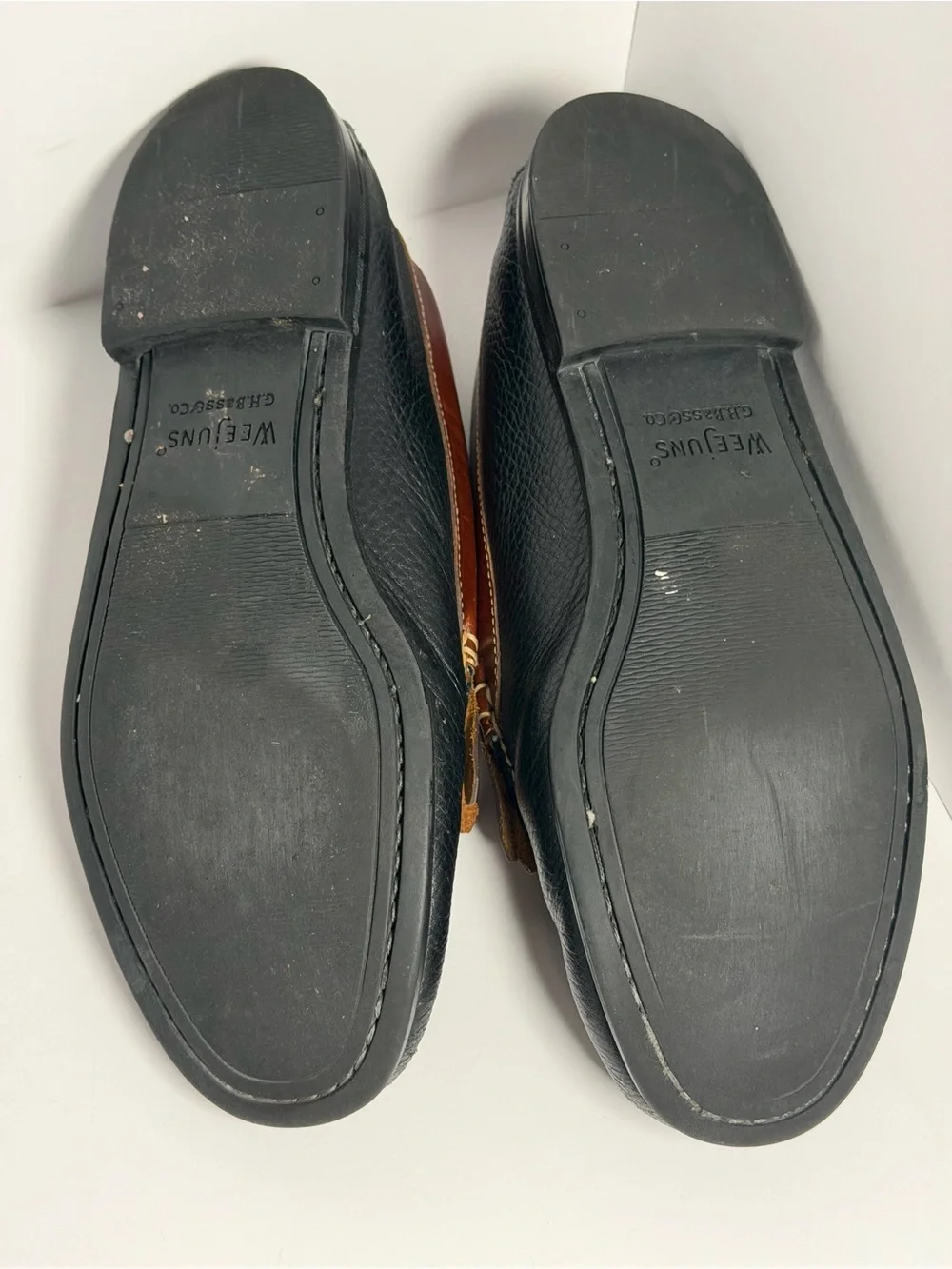 Vintage GH Bass Weejuns Kiltie Tassel Loafers Mens 9.5 Two Tone Black Brown Mcm